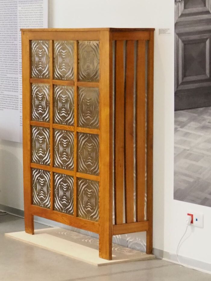 Osłona grzejnika, 1914, wyk. w Warsztatach Krakowskich, Muzeum ASP w Krakowie